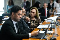 Assistência auditiva e oftalmológica para estudantes vai à Câmara