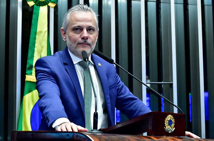 Em discurso, à tribuna, senador Beto Martins (PL-SC).