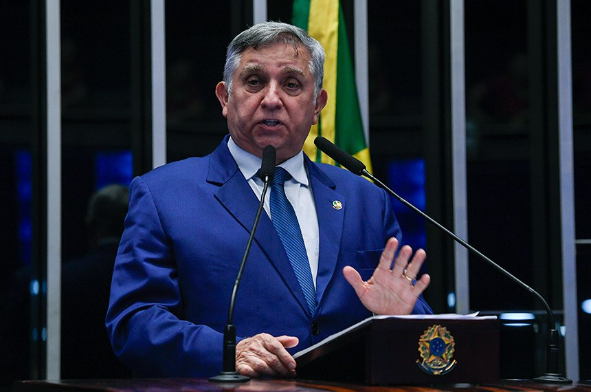 Em discurso, à tribuna, senador Izalci Lucas (PL-DF).