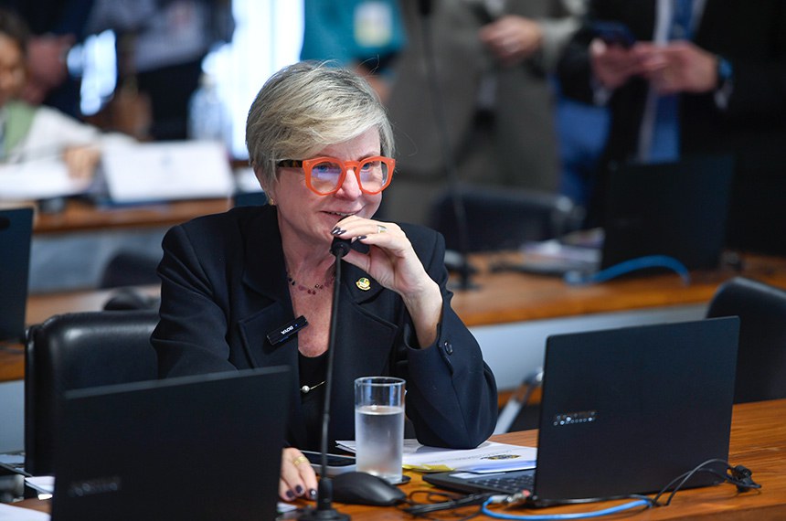 Em pronunciamento, à bancada, senadora Margareth Buzetti (PSD-MT).