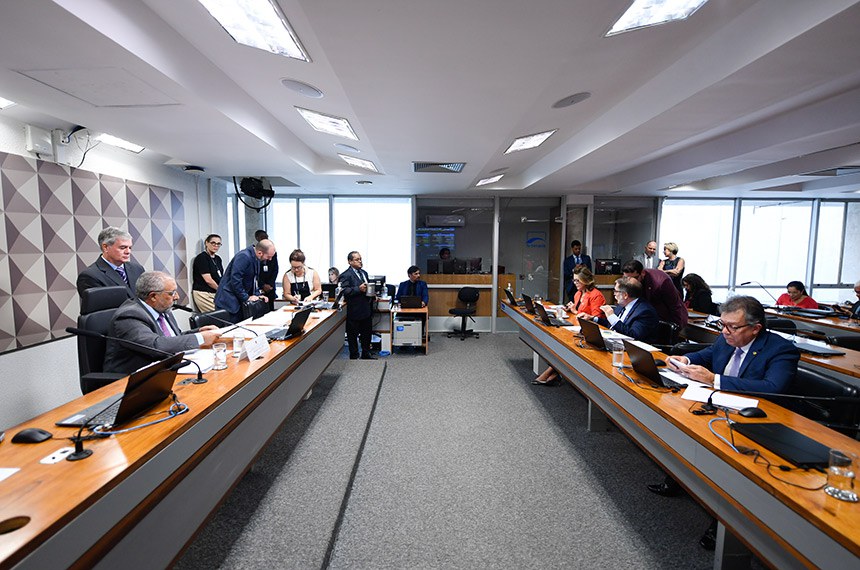 Bancada:
senadora Leila Barros (PDT-DF); 
senador Flávio Arns (PSB-PR); 
senador Laércio Oliveira (PP-SE).