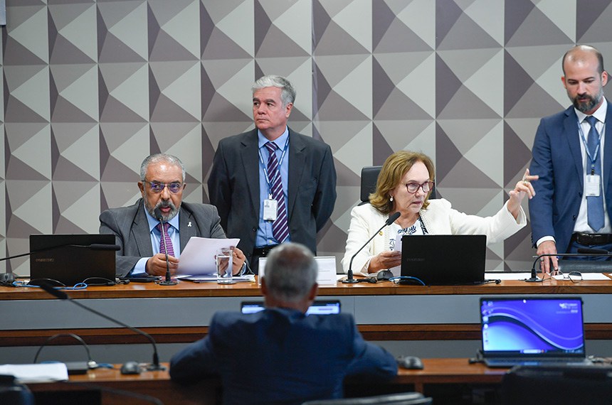 Mesa: 
relator das emendas ao PLOA 2025 e presidente da CDH, senador Paulo Paim (PT-RS);
senadora Zenaide Maia (PSD-RN), em pronunciamento. 