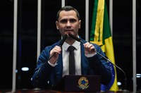 Cleitinho critica limitação do salário mínimo e pede fim dos supersalários