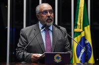 Paim critica abordagens policiais e propõe novas diretrizes para o procedimento