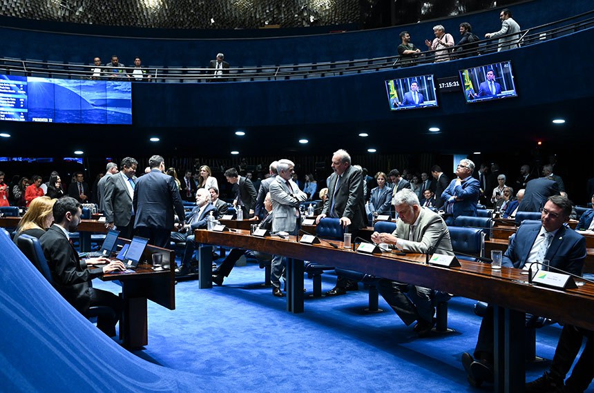Mesa: 
senador Paulo Paim (PT-RS);
secretário-geral adjunto da Mesa do Senado Federal, José Roberto Leite de Matos.
