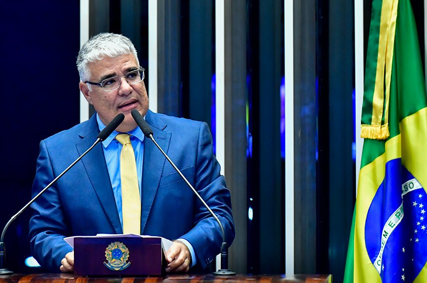 Em discurso, à tribuna, senador Eduardo Girão (Novo-CE).