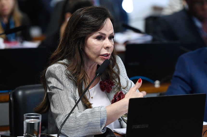 Em pronunciamento, à bancada, senadora Professora Dorinha Seabra (União-TO).