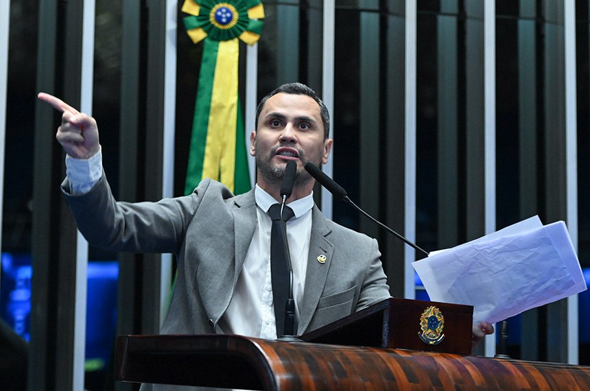 Em discurso, à tribuna, senador Cleitinho (Republicanos-MG).
