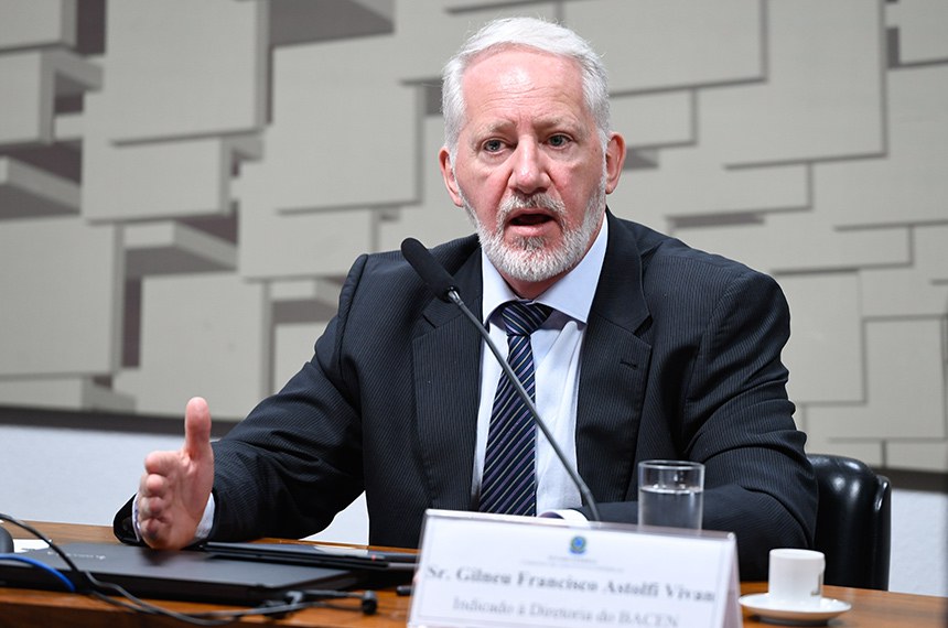 Mesa: 
indicado para cargo de diretoria no Banco Central MSF 60/2024, Gilneu Francisco Astolfi Vivan - em pronunciamento.