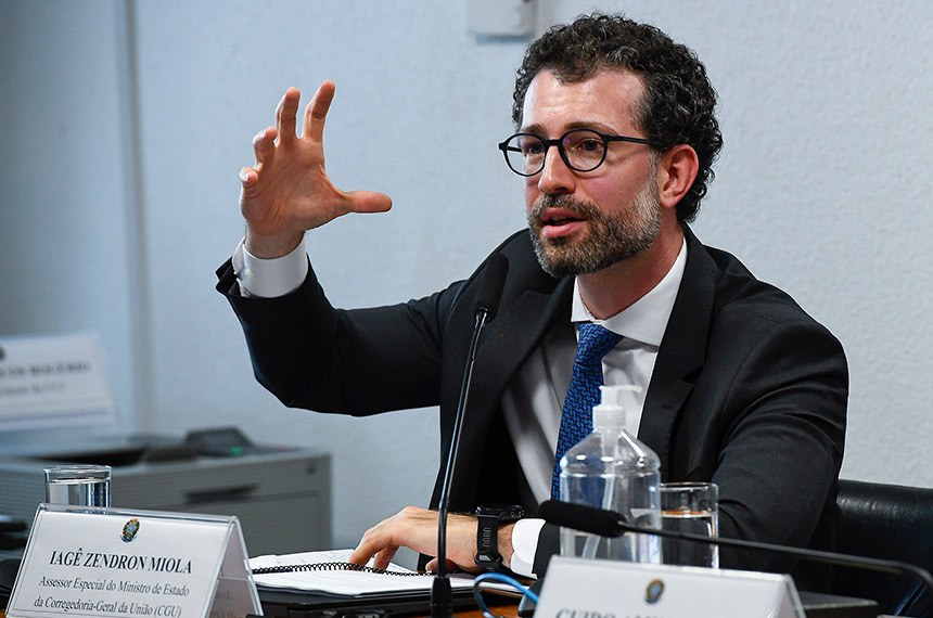 Mesa: 
indicado para exercer o cargo de diretor no Conselho Diretor da Autoridade Nacional de Proteção de Dados (ANPD), Iagê Zendron Miola, em pronunciamento.