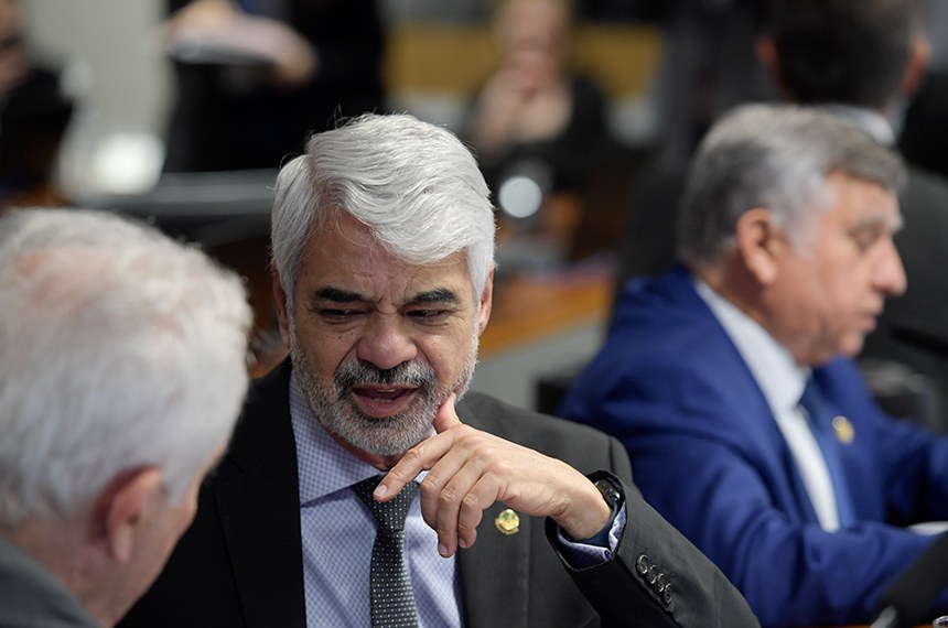 Mesa: 
presidente da CAE, senador Vanderlan Cardoso (PSD-GO).