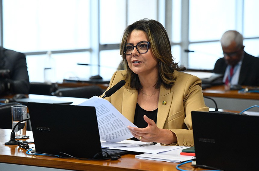 Em pronunciamento, à bancada, relatora do PL 5.704/2023, senadora Leila Barros (PDT-DF).