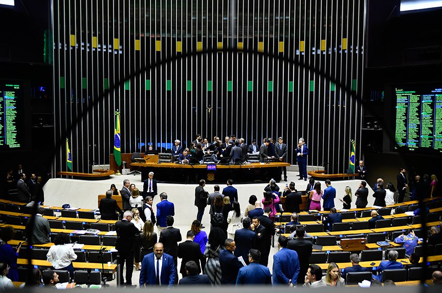 À mesa, vice-presidente da Câmara dos Deputados, deputado Marcos Pereira (Republicanos-SP).