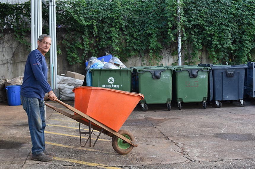 Setor de triagem de resíduos sólidos do Senado
