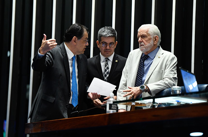 Participam:
senador Eduardo Braga (MDB-AM);
líder do governo no Congresso Nacional, senador Randolfe Rodrigues (PT-AP);
líder do governo no Senado Federal, senador Jaques Wagner (PT-BA).