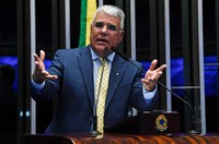Girão critica falta de independência da PGR em denúncia antecipada