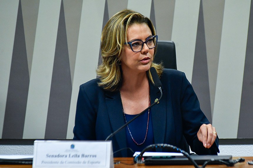 Mesa:
presidente da CEsp, senadora Leila Barros (PDT-DF) - em pronunciamento.