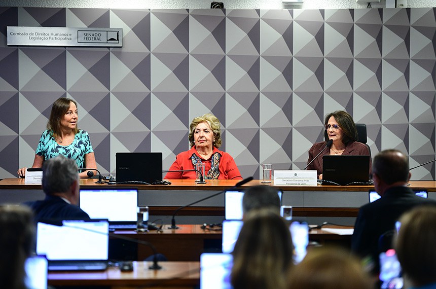 Mesa: 
vice-presidente da CDH, senadora Mara Gabrilli (PSD-SP);
senadora Ivete da Silveira (MDB-SC);
presidente da CDH, senadora Damares Alves (Republicanos-DF) - em pronunciamento.