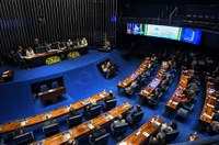 Plenário homenageia 30 anos da Consultoria de Orçamentos do Senado