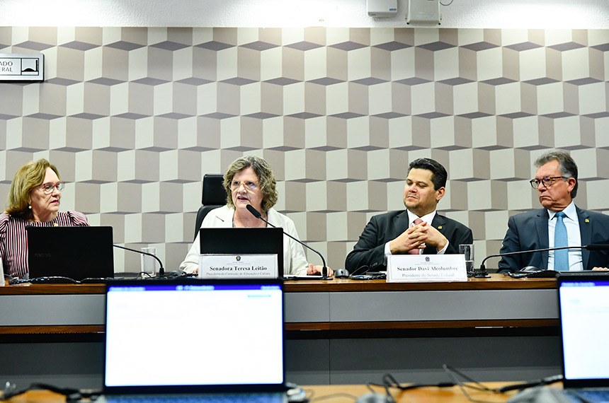 Mesa: 
senadora Zenaide Maia (PSD-RN);
presidente da CE, senadora Teresa Leitão (PT-PE);
presidente do Senado Federal, senador Davi Alcolumbre (União-AP);
senador Laércio Oliveira (PP-SE).