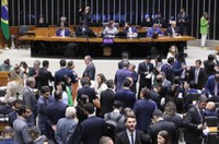 Divulgação de imagens sexuais falsas geradas por IA pode virar crime