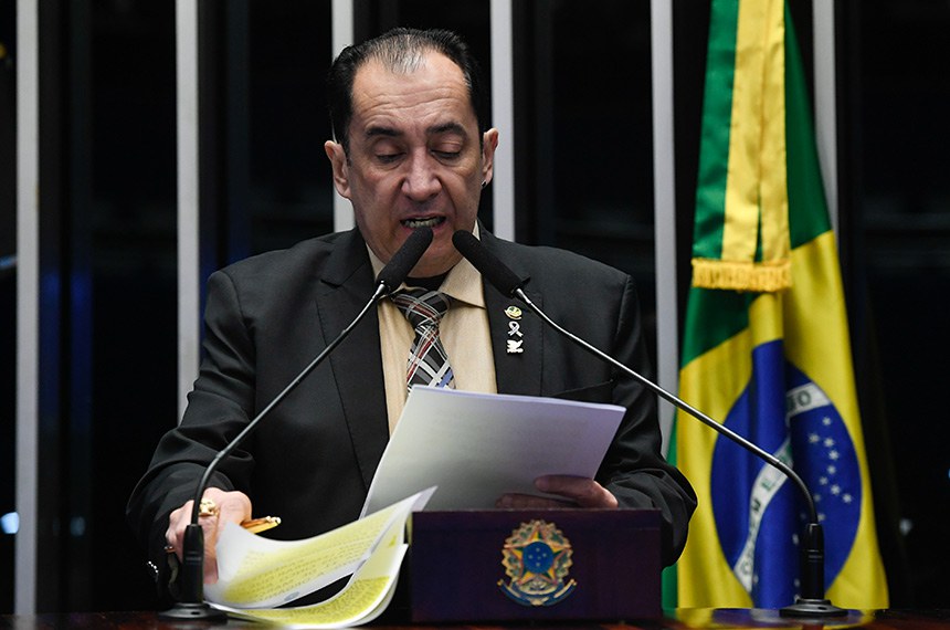 À tribuna, em pronunciamento, senador Jorge Kajuru (PSB-GO).