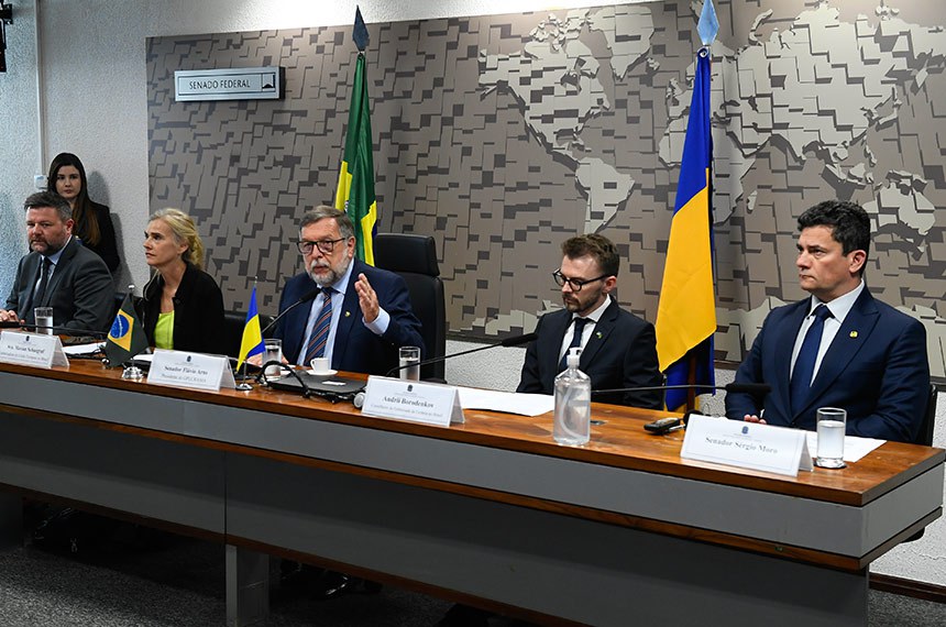 Convidados: 
embaixadora da União Europeia no Brasil, Marian Schuegraf;
conselheiro da embaixada da Ucrânia no Brasil, Andrii Borodenkov;  
vice-embaixador do Reino Unido no Brasil, Tony Kay.