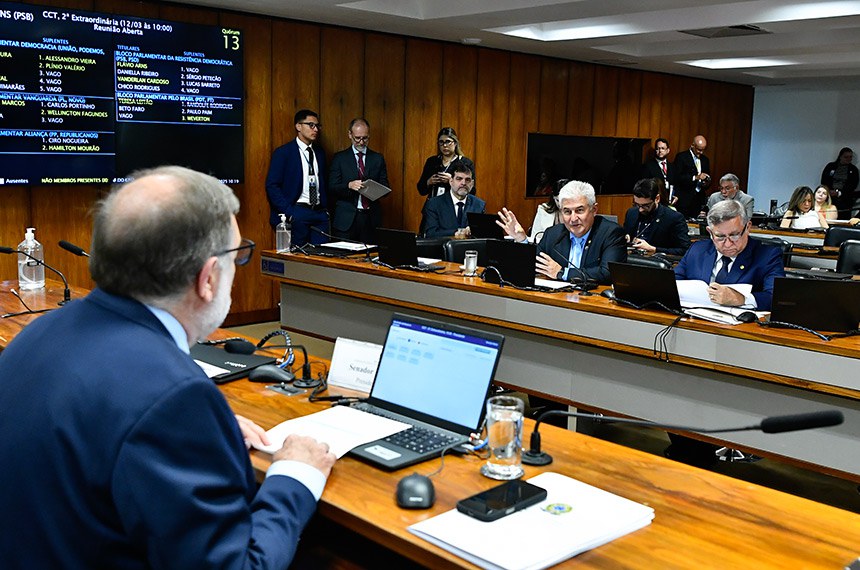 Bancada:
senador Astronauta Marcos Pontes (PL-SP) - em pronunciamento; 
senador Izalci Lucas (PL-DF).