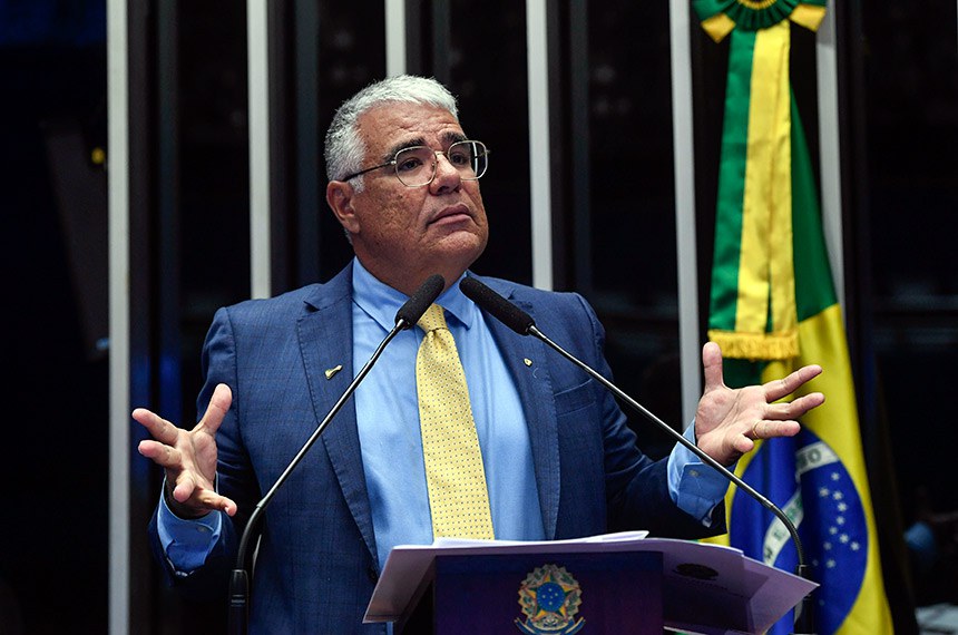 Em discurso, à tribuna, senador Eduardo Girão (Novo-CE). 