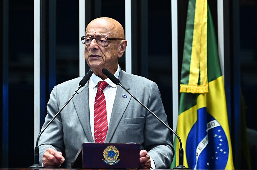 À tribuna, em discurso, senador Esperidião Amin (PP-SC). 