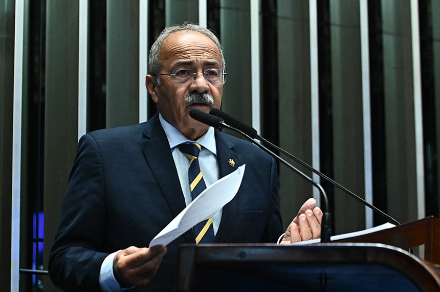 Em discurso, à tribuna, senador Chico Rodrigues (PSB-RR).