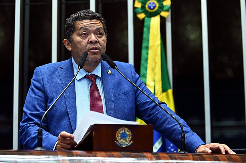 Em discurso, à tribuna, senador Beto Martins (PL-SC).