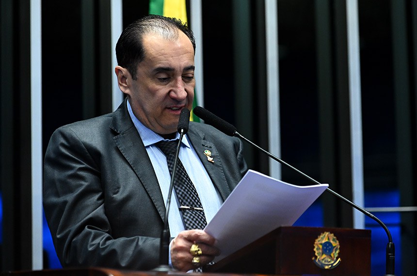 À tribuna, em discurso, senador Jorge Kajuru (PSB-GO). 