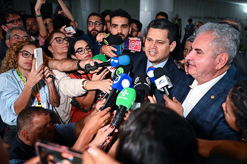 Participam:
relator do PLN 26/2024, senador Angelo Coronel (PSD-BA); 
presidente do Senado Federal, senador Davi Alcolumbre (União-AP).