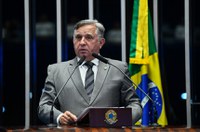 Izalci defende anistia a envolvidos no 8 de Janeiro e critica reforma do IR