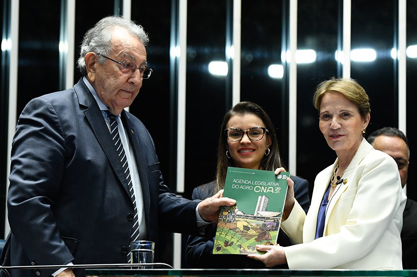 Mesa: 
presidente da Confederação da Agricultura e Pecuária do Brasil (CNA),
João Martins da Silva Júnior;
presidente desta sessão, senadora Tereza Cristina (PP-MS).