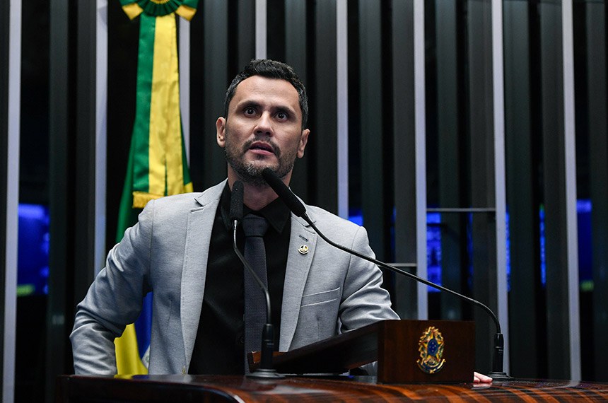 Em discurso, à tribuna, senador Cleitinho (Republicanos-MG).