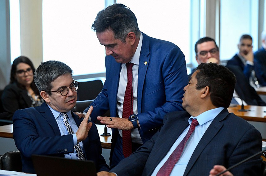 Bancada:
líder do governo no Congresso senador Randolfe Rodrigues (PT-AP);
senador Ciro Nogueira (PP-PI);
senador Beto Faro (PT-PA).