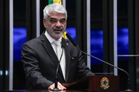 Humberto Costa cobra avanços na regulação do streaming no Brasil