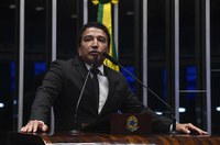 Magno Malta diz que Bolsonaro não cometeu crime e condena decisão do STF