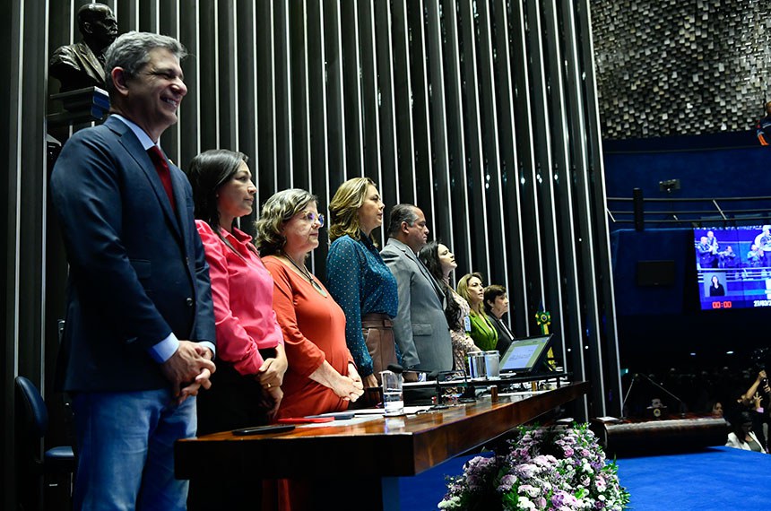 Mesa:
senador Rogério Carvalho (PT-SE);
senadora Eliziane Gama (PSD-MA);
vice-líder da Bancada Feminina do Senado Federal, senadora Teresa Leitão;
líder da Bancada Feminina do Senado Federal, senadora Leila Barros (PDT-DF);
vice-presidente do Senado Federal, senador Eduardo Gomes (PL-TO);
chefe do Gabinete da Secretaria Geral da Mesa (SGM), Ludmila Fernandes de Miranda Castro; 
vice-líder da Bancada Feminina do Senado Federal, senadora Soraya Thronicke (Podemos-MS);
ministra do Tribunal Superior do Trabalho (TST), Delaíde Alves Miranda Arantes.