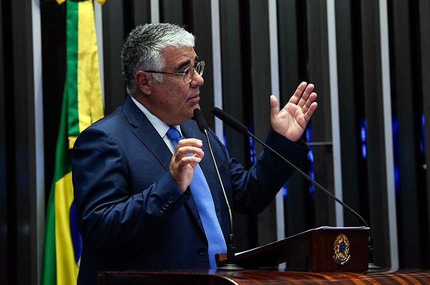 Em discurso, à tribuna, senador Eduardo Girão (Novo-CE).