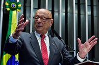 Esperidião Amin alerta para dificuldades em universidades federais de SC