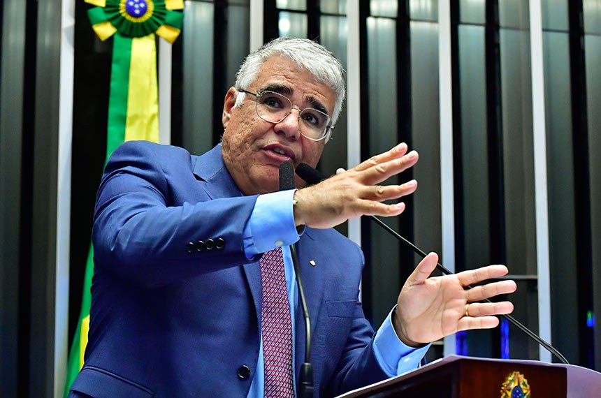 Em discurso, à tribuna, senador Eduardo Girão (Novo-CE).