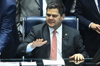 Plenário aprova projeto da reação brasileira a tarifas; texto vai à Câmara