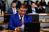 CAS aprova benefício a empresas que apoiam pais de pessoa com deficiência