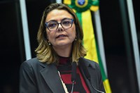 Leila pede ao BC cautela na análise da compra do Banco Master pelo BRB
