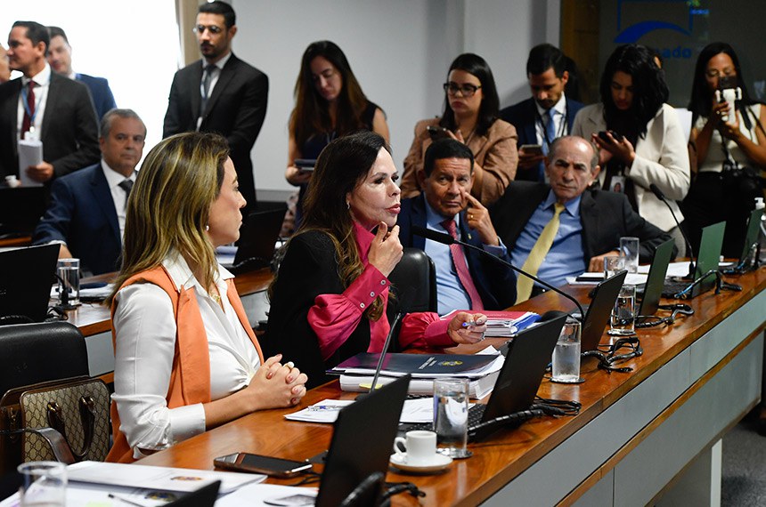 Bancada:
senadora Soraya Thronicke (Podemos-MS);
senadora Professora Dorinha Seabra (União-TO), em pronunciamento;
senador Hamilton Mourão (Republicanos-RS);
senador Marcelo Castro (MDB-PI).