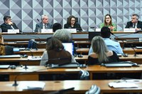 Debatedores pedem políticas públicas para enfrentamento da endometriose