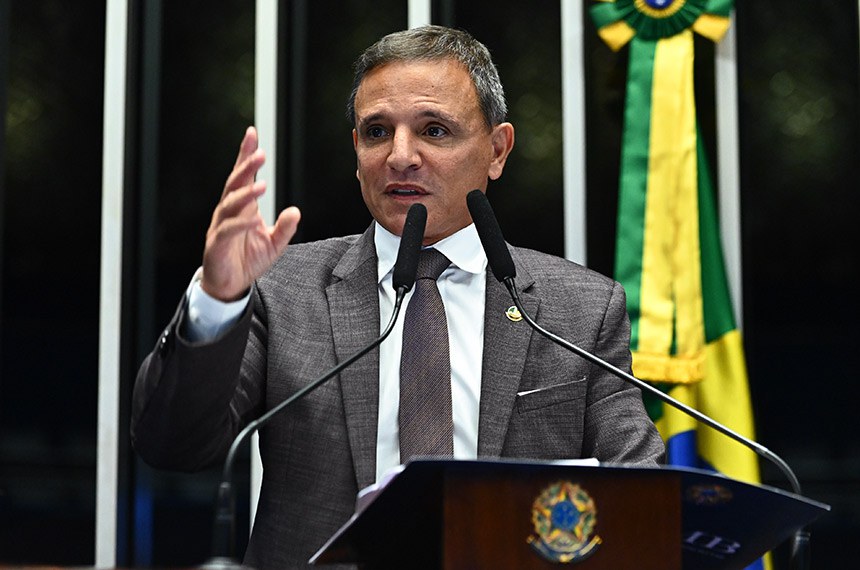 Em discurso, à tribuna, senador Marcio Bittar (União-AC).